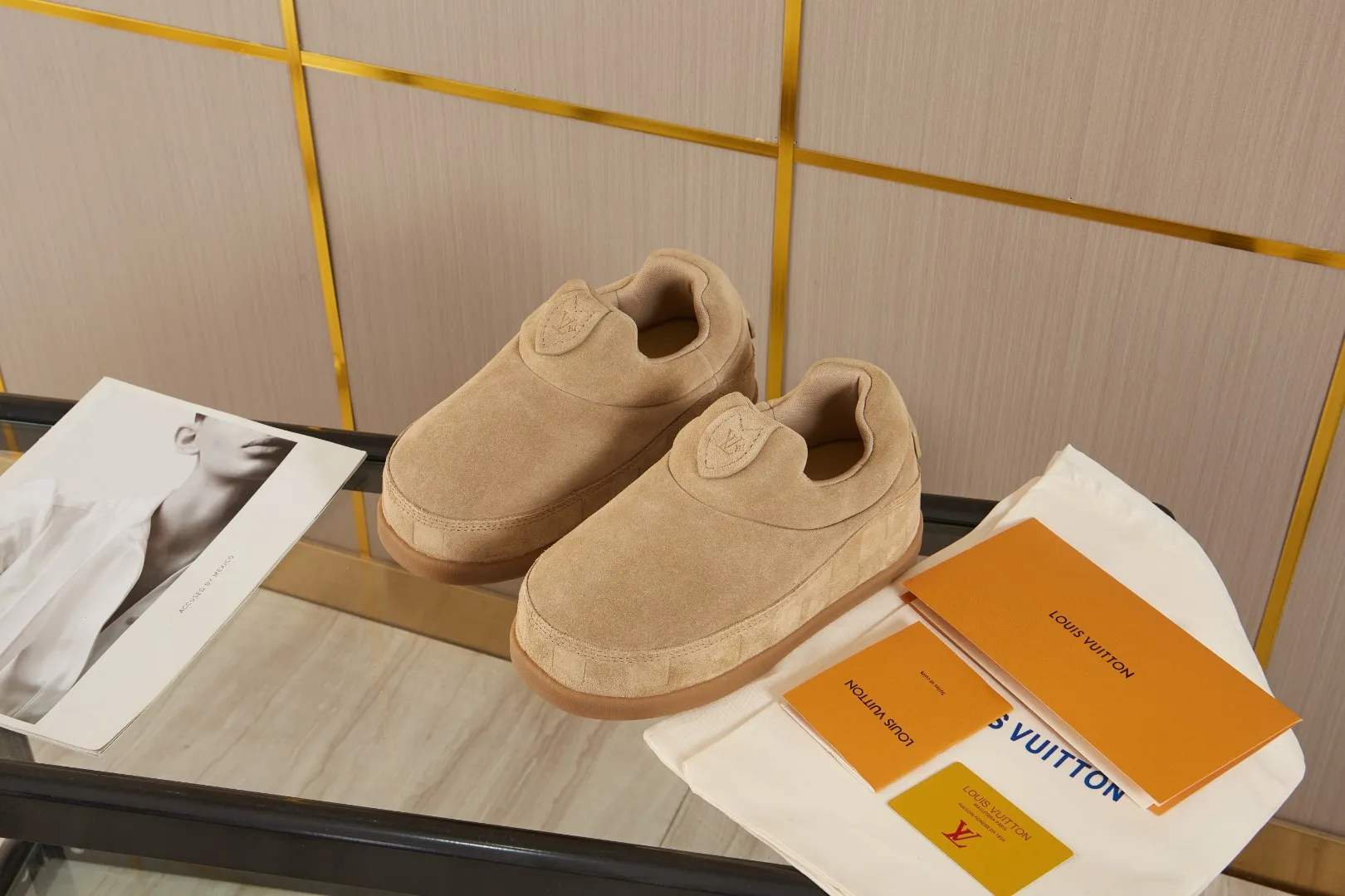 💰💰💰 660 hot items 🆕🆕🆕𝙇𝙑🔥New models are on the shelves🔥 Louis Vuitton 25ss, LV co-branded nigo YETI Fat Ding is ugly and cute, many internet celebrities have put it on the show, a classic and versatile item. Fabric: imported high mercerized cowhide suede. Lining: High-grade elastic mesh, original molded outsole. Size: women's clothing, 35-41 (customized for women's 40 and 41), men's clothing 39-46 (customized for 45-46)